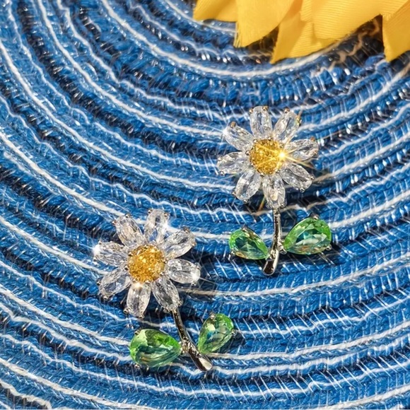 Pretty Yellow Daisy Pierced Earrings - Picture 2 of 9